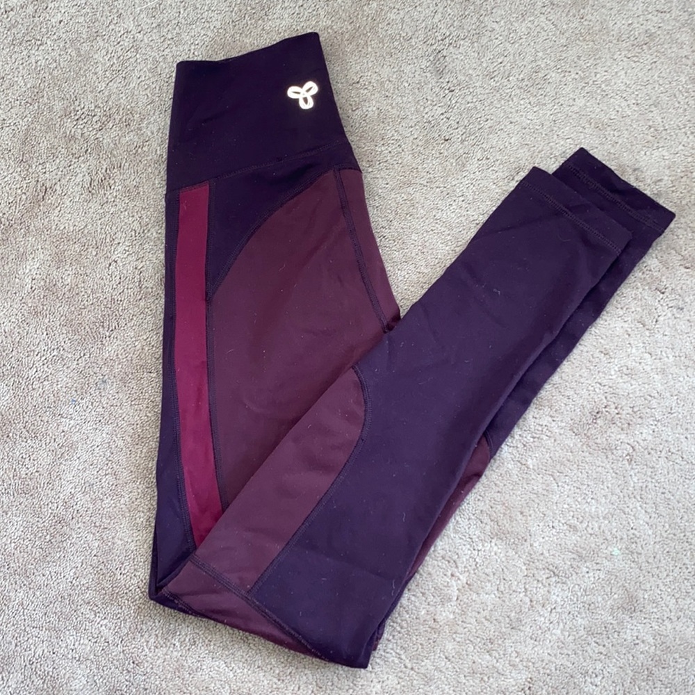 Aritzia TNA leggings